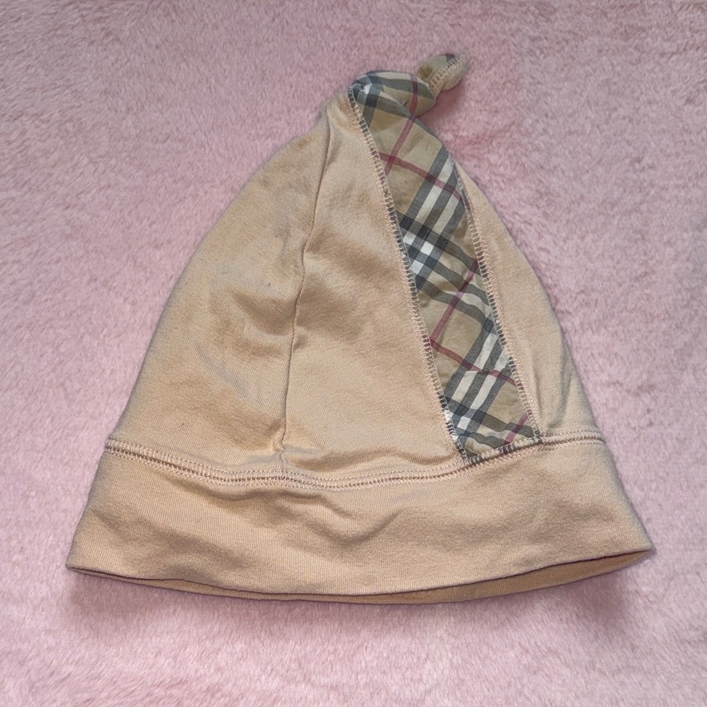 Burberry Beige Baby Knot Hat ** Bundle 5+ items and name your offer!!! 💖💞